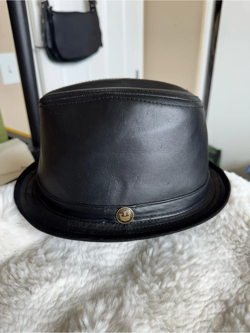 Goorin Bros Black 100% Leather Trilby Hat with Branded Metal Emblem Sz XL Rare
